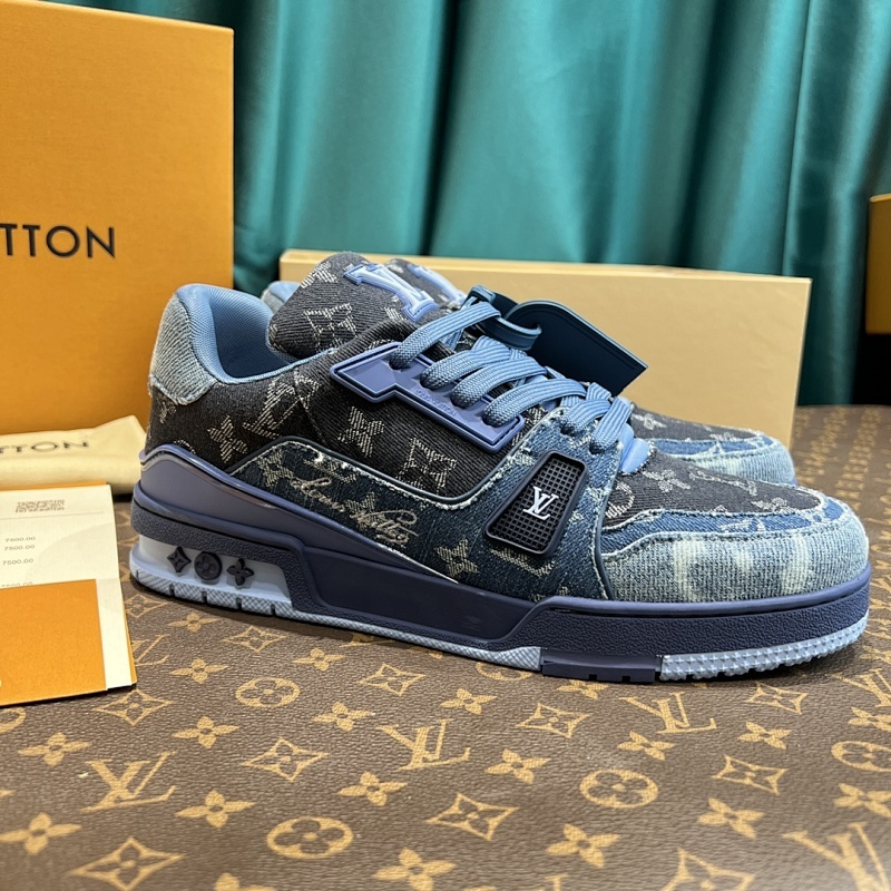 LOUIS VUITTON SNEAKERS (435)
