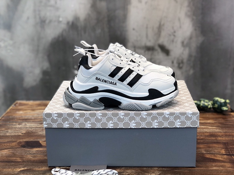BALENCIAGA SNEAKERS (706)