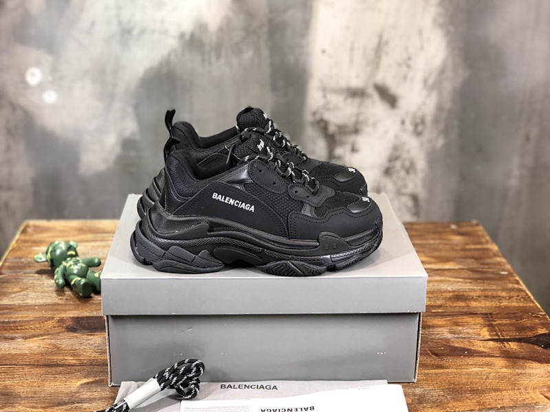 BALENCIAGA SNEAKERS (742)