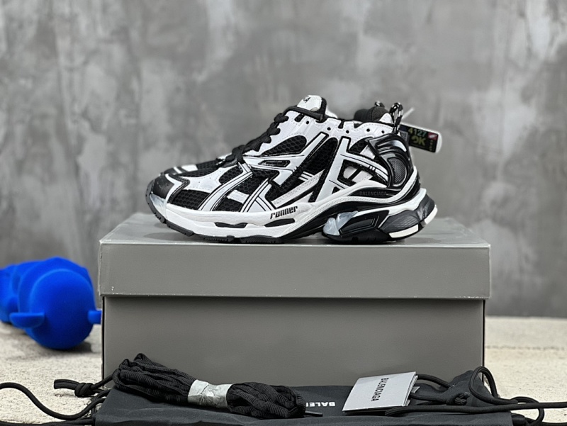 BALENCIAGA SNEAKERS (558)