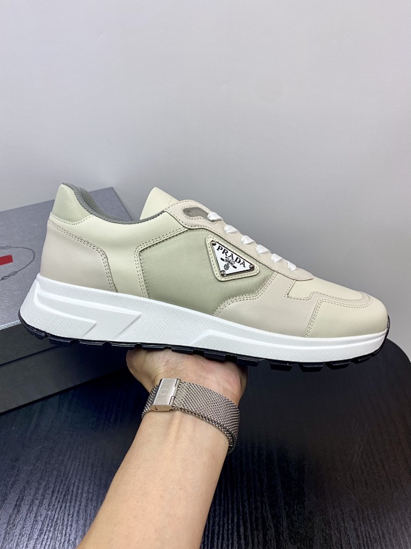 PRADA SHOES (379)