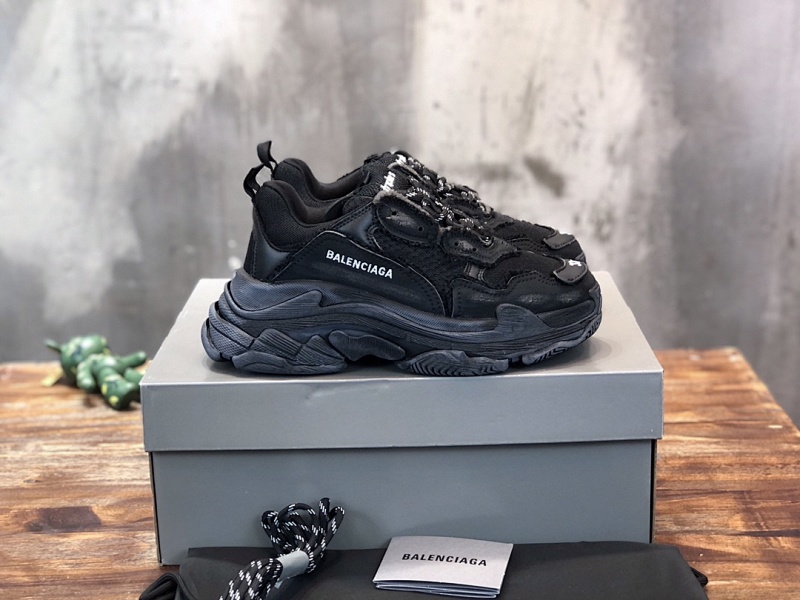 BALENCIAGA SNEAKERS (708)