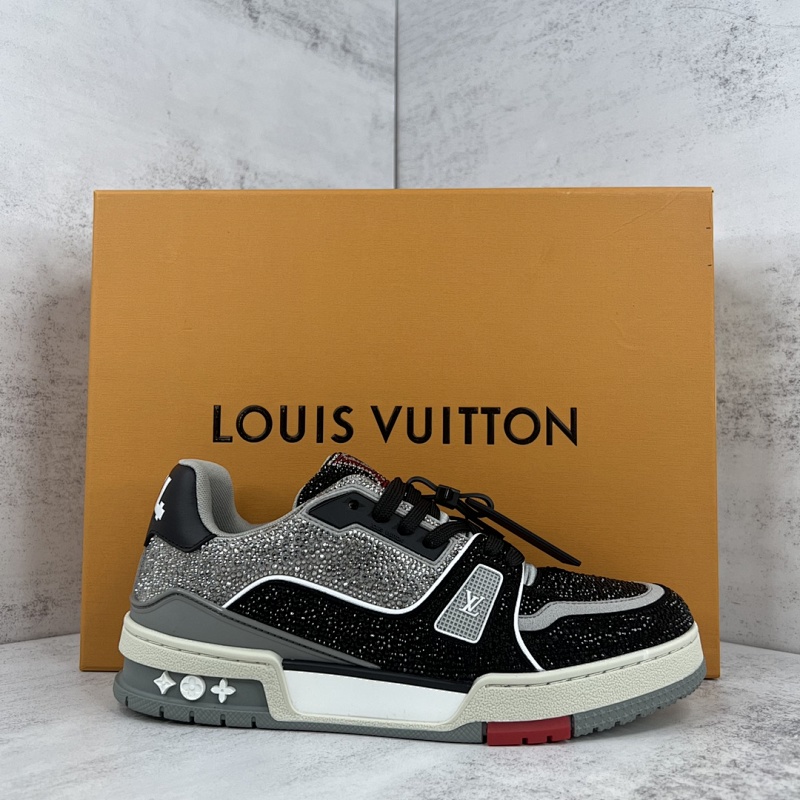 LOUIS VUITTON SNEAKERS (638)