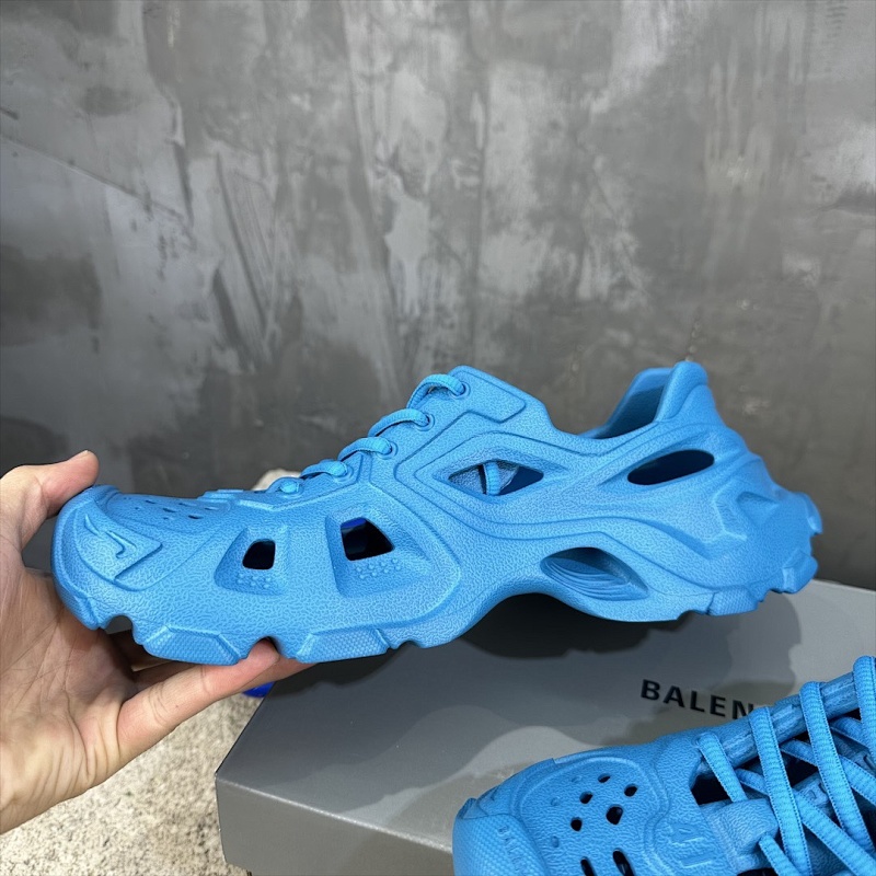 BALENCIAGA SNEAKERS (327)