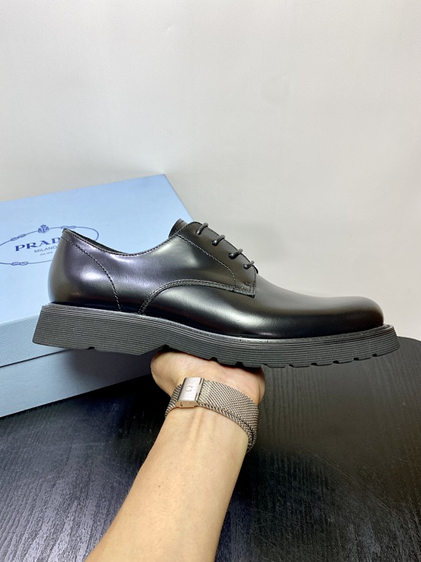 PRADA SHOES (530)