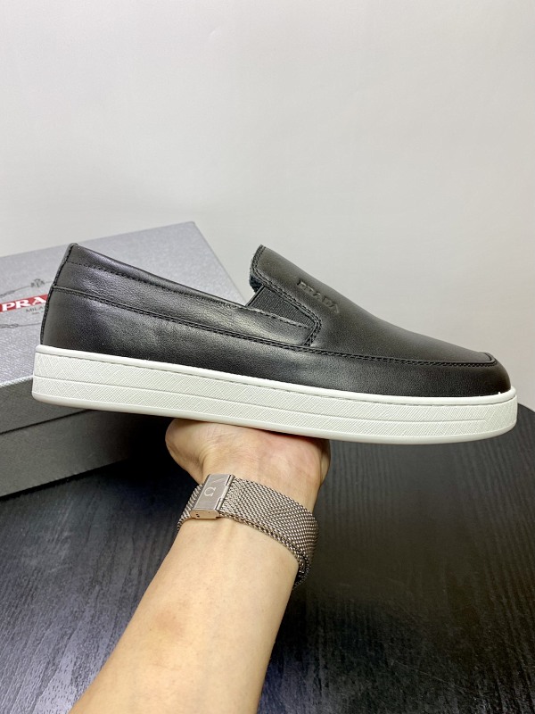 PRADA SHOES (581)