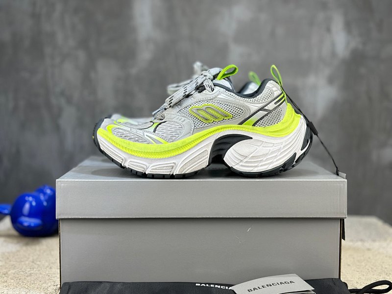 BALENCIAGA SNEAKERS (167)