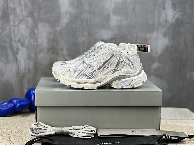 BALENCIAGA SNEAKERS (566)