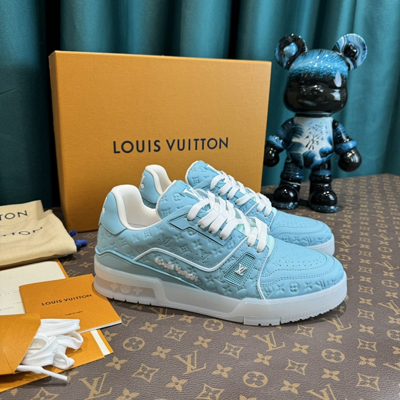 LOUIS VUITTON SNEAKERS (399)