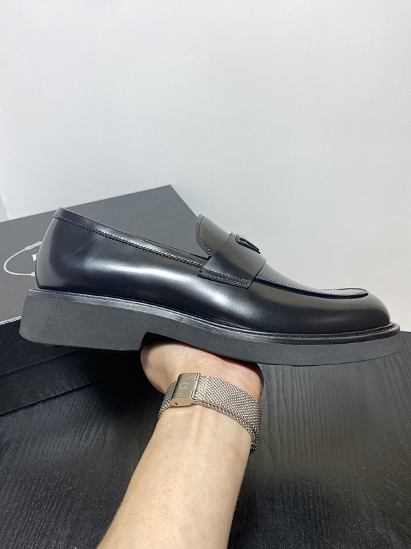 PRADA SHOES (473)