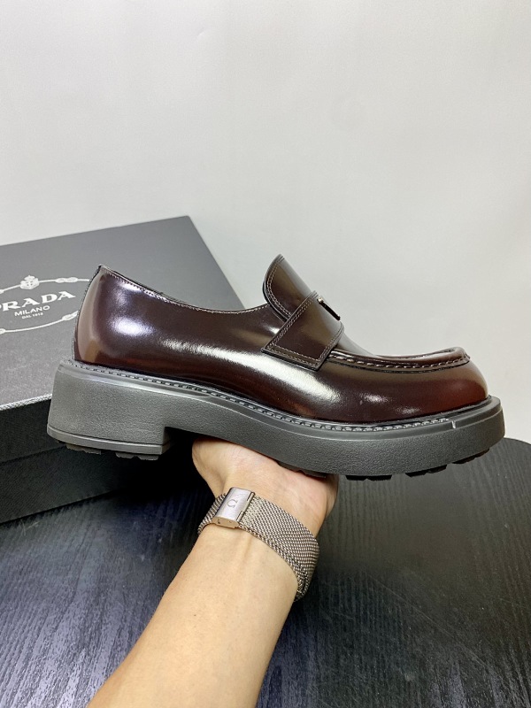 PRADA SHOES (523)