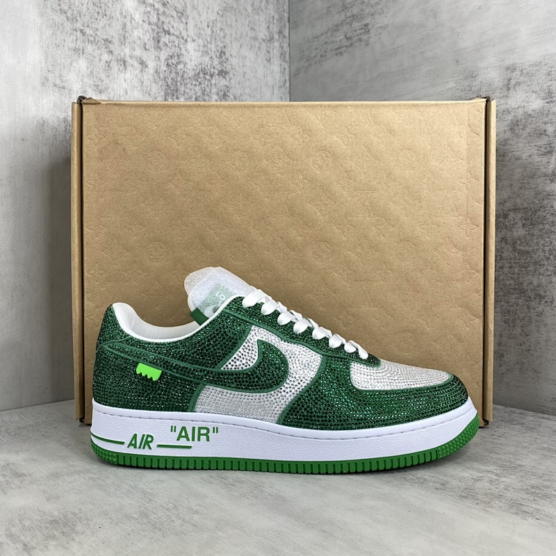 LOUIS VUITTON SNEAKERS (439)