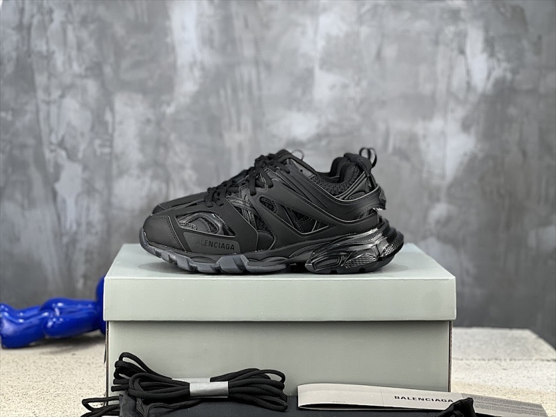 BALENCIAGA SNEAKERS (637)