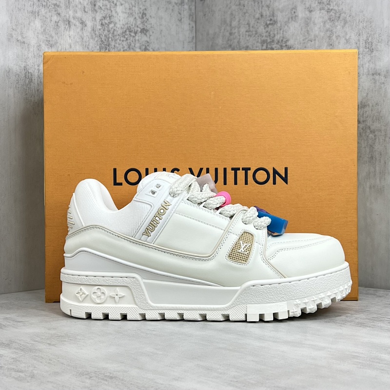 LOUIS VUITTON SHOES (709)