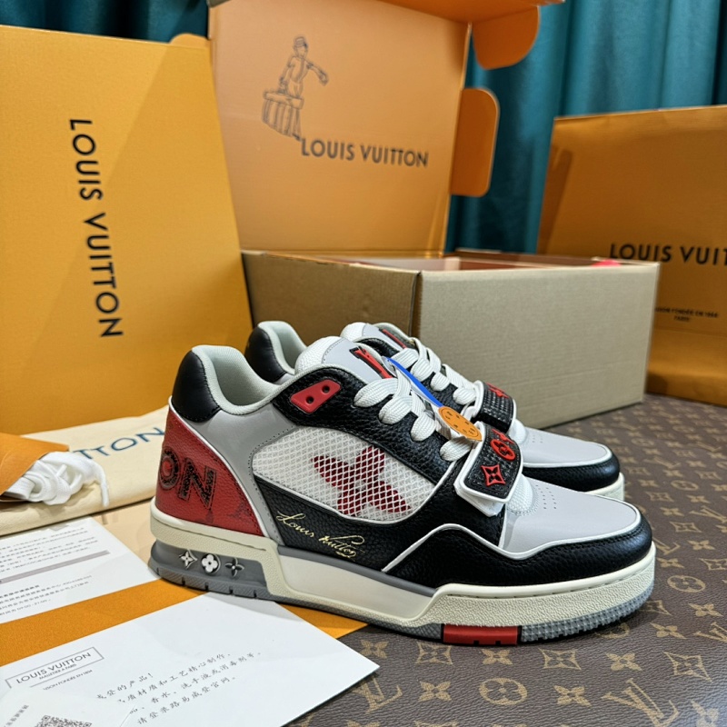 LOUIS VUITTON SNEAKERS (239)