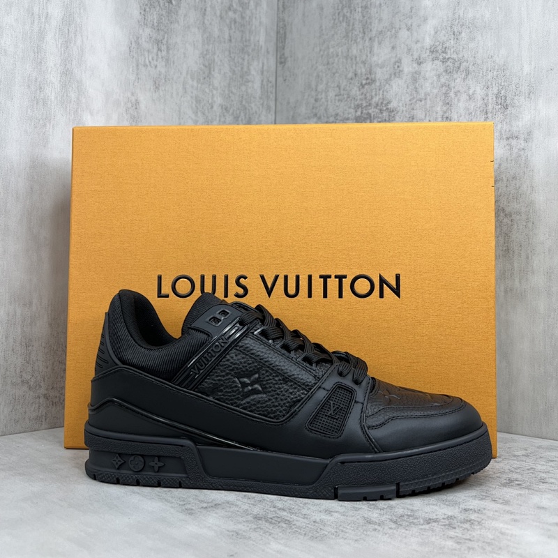 LOUIS VUITTON SNEAKERS (616)