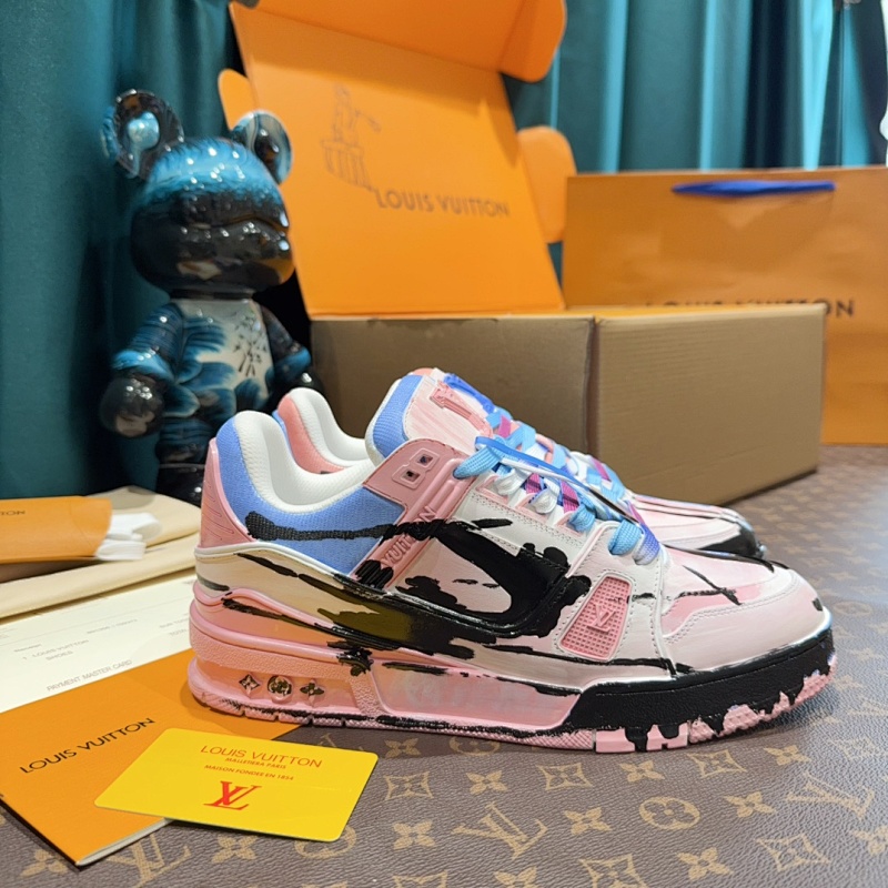 LOUIS VUITTON SNEAKERS (198)
