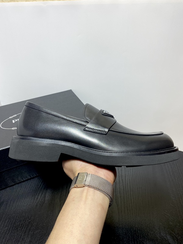 PRADA SHOES (472)