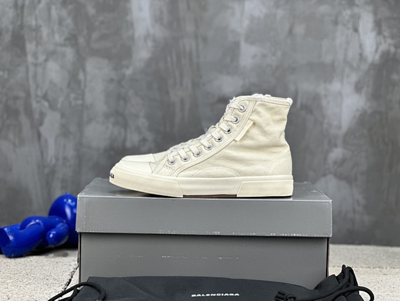 BALENCIAGA SNEAKERS (697)