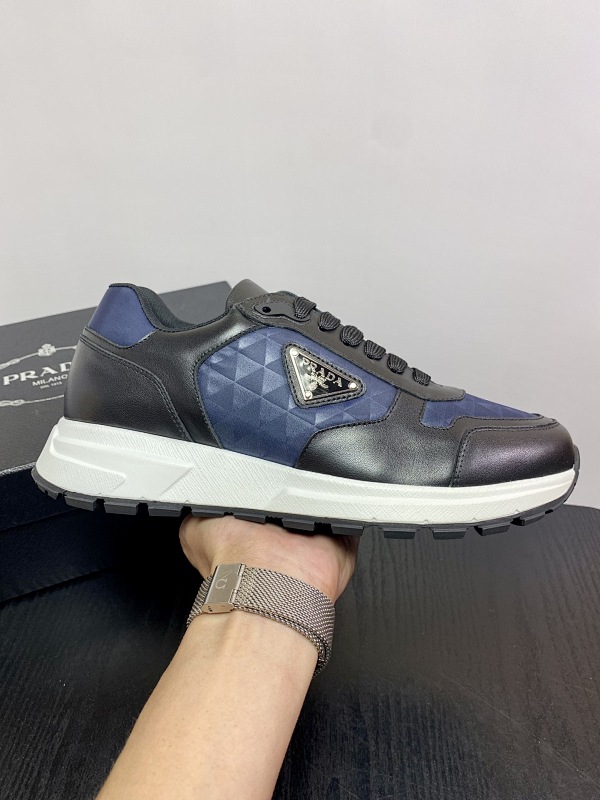 PRADA SHOES (391)