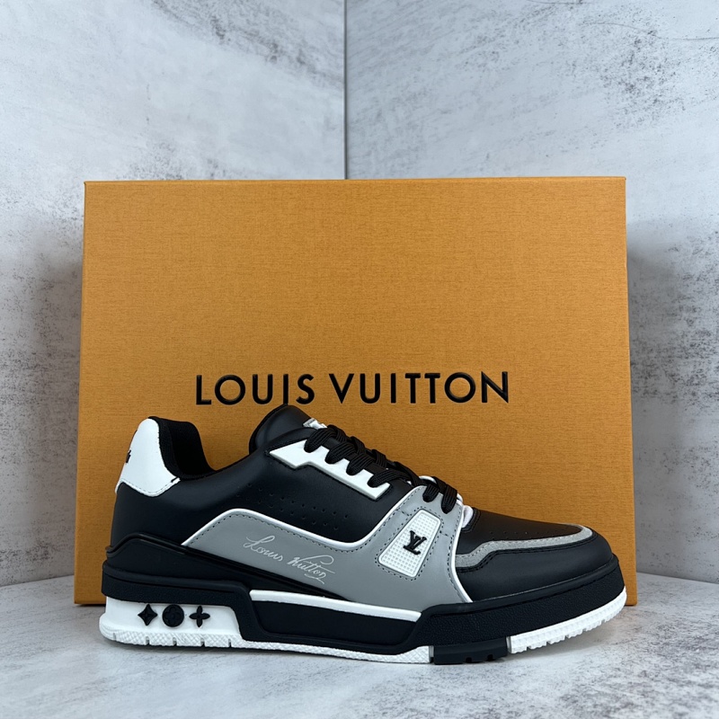 LOUIS VUITTON SNEAKERS (654)