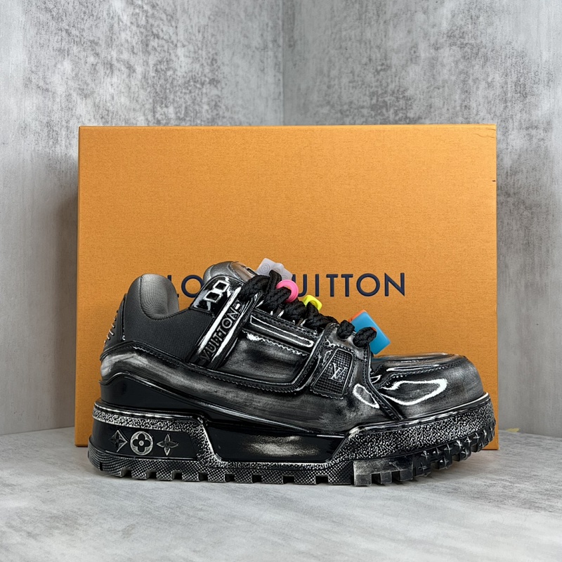 LOUIS VUITTON SHOES (693)