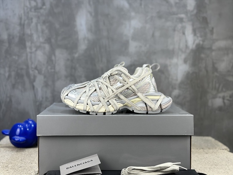 BALENCIAGA SNEAKERS (297)