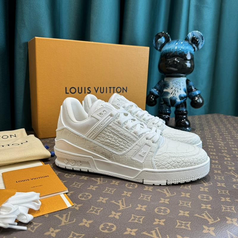 LOUIS VUITTON SNEAKERS (396)