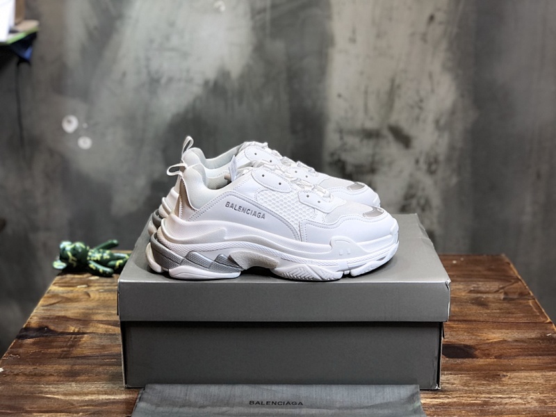 BALENCIAGA SNEAKERS (718)