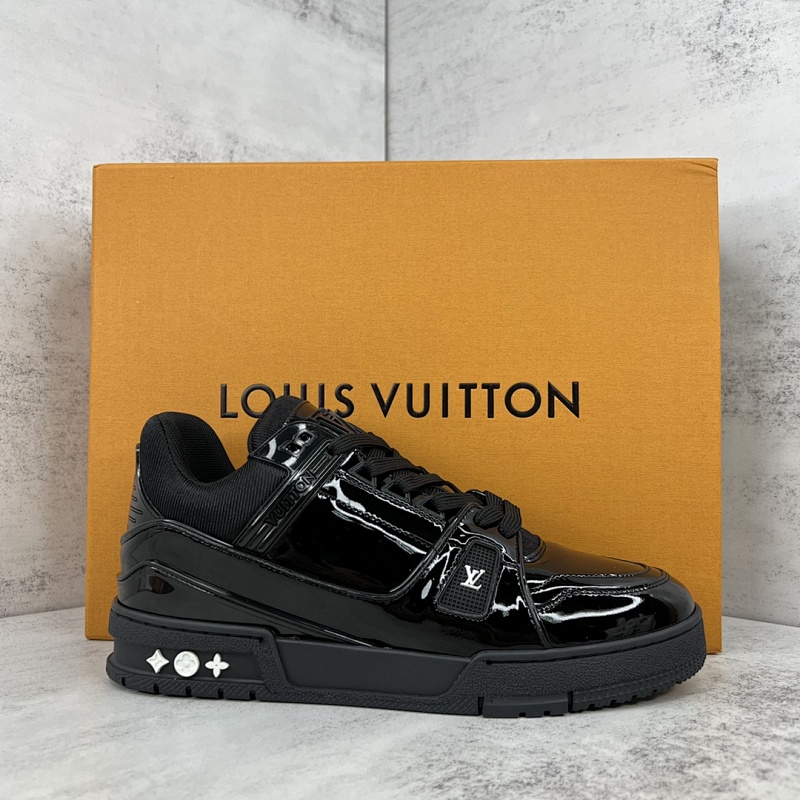 LOUIS VUITTON SNEAKERS (627)