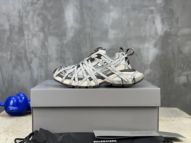 BALENCIAGA SNEAKERS (284)