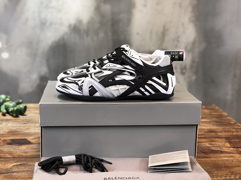 BALENCIAGA SNEAKERS (702)