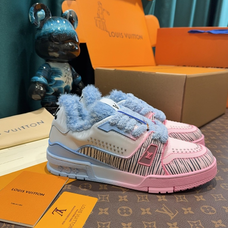 LOUIS VUITTON SNEAKERS (48)