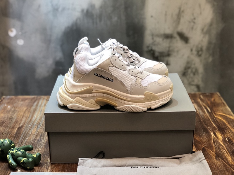 BALENCIAGA SNEAKERS (736)