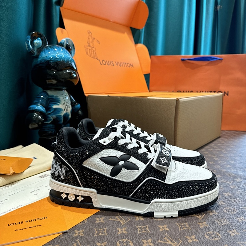 LOUIS VUITTON SNEAKERS (117)