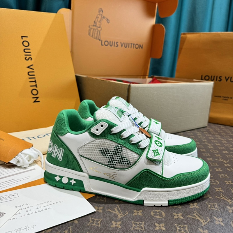 LOUIS VUITTON SNEAKERS (241)