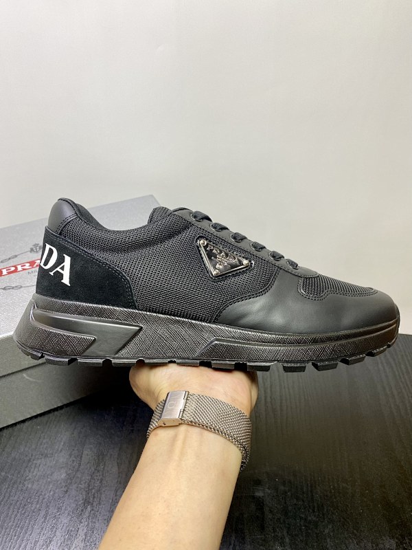 PRADA SHOES (535)