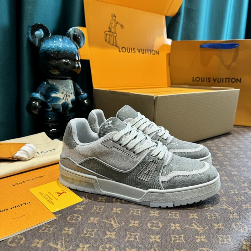 LOUIS VUITTON SNEAKERS (293)