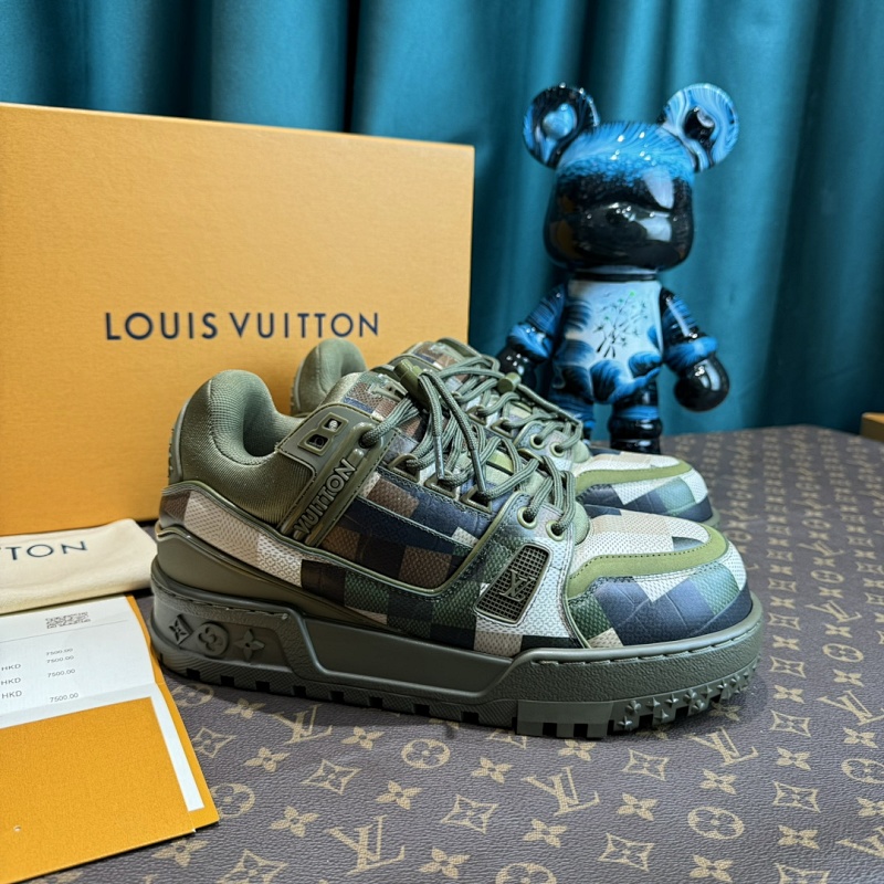 LOUIS VUITTON SNEAKERS (382)