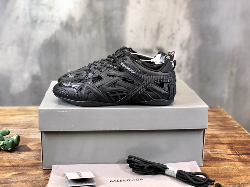 BALENCIAGA SNEAKERS (701)