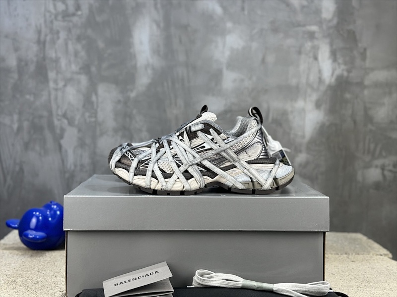 BALENCIAGA SNEAKERS (299)