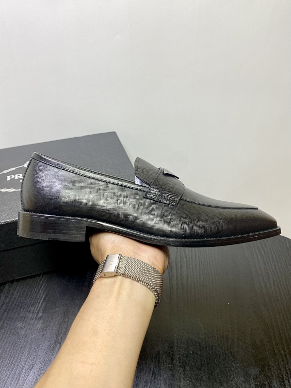 PRADA SHOES (481)