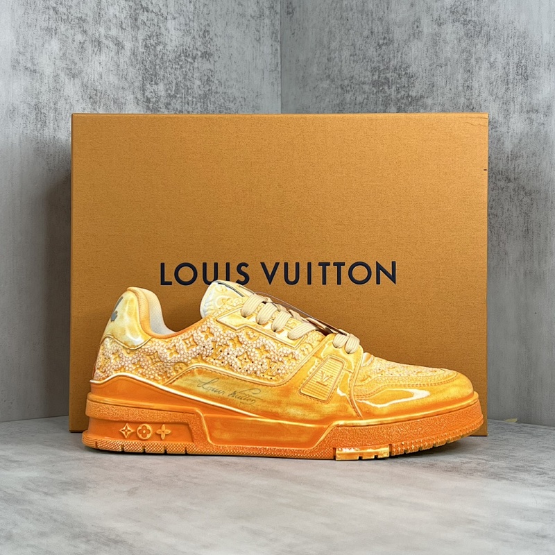 LOUIS VUITTON SNEAKERS (539)