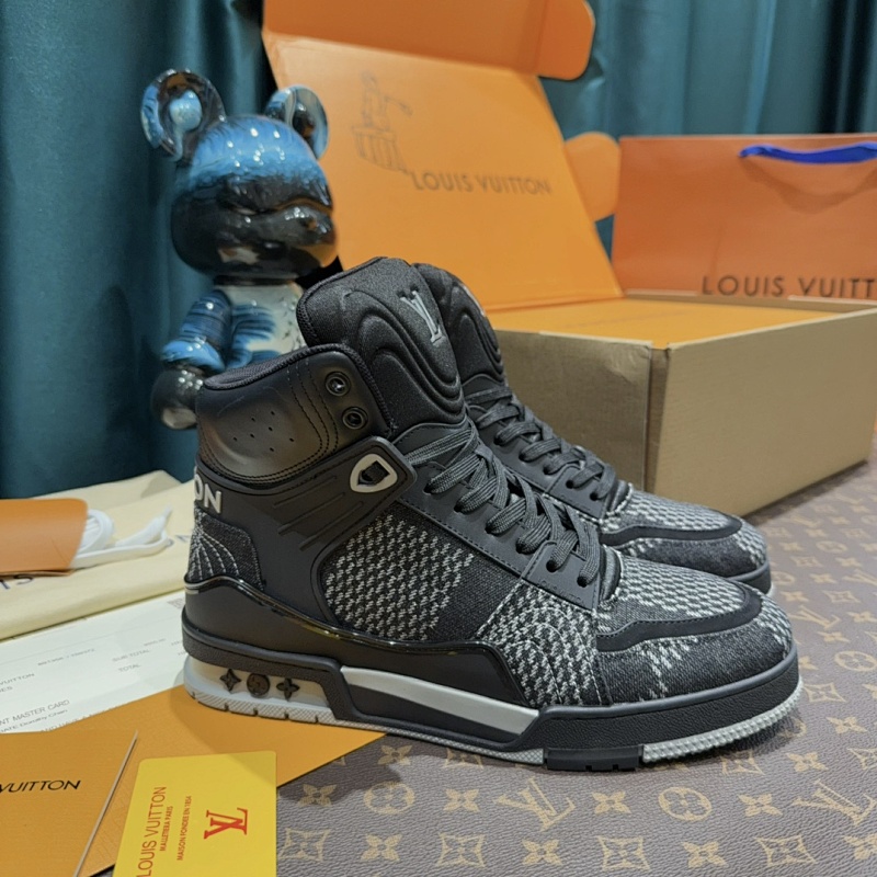 LOUIS VUITTON SNEAKERS (158)