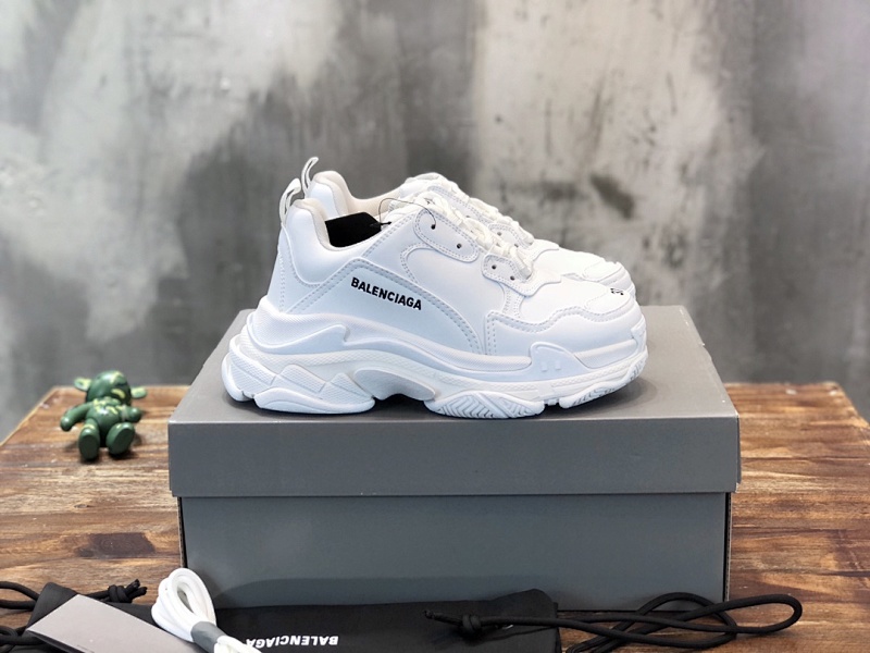 BALENCIAGA SNEAKERS (705)