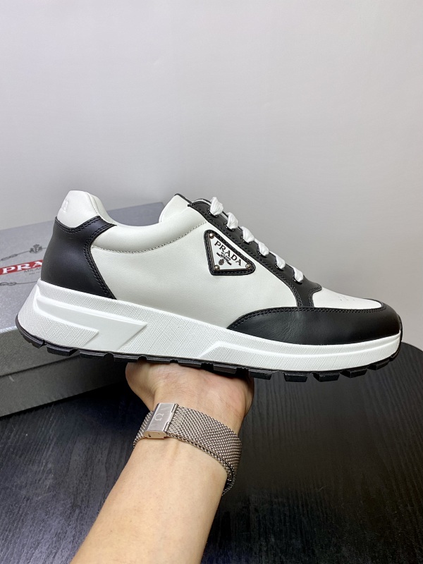 PRADA SHOES (380)