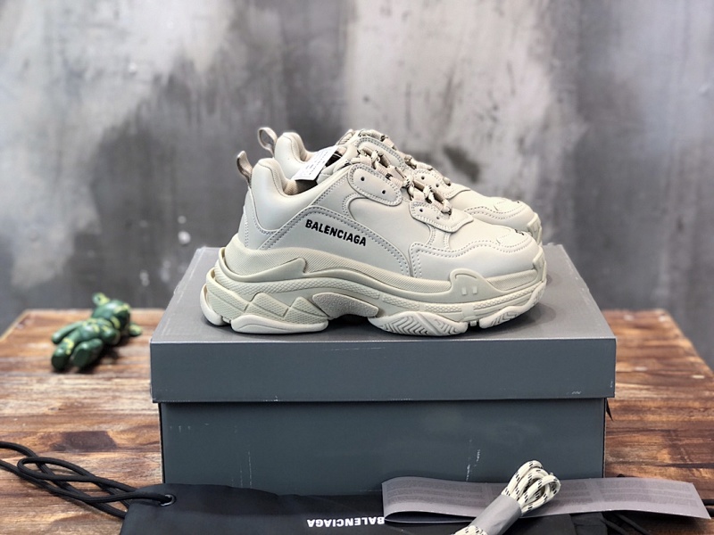 BALENCIAGA SNEAKERS (711)