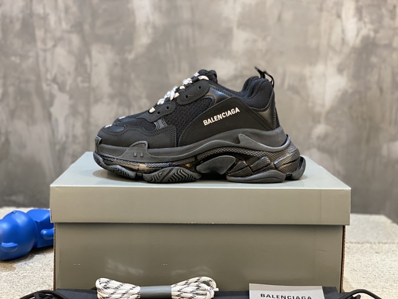 BALENCIAGA SNEAKERS (532)