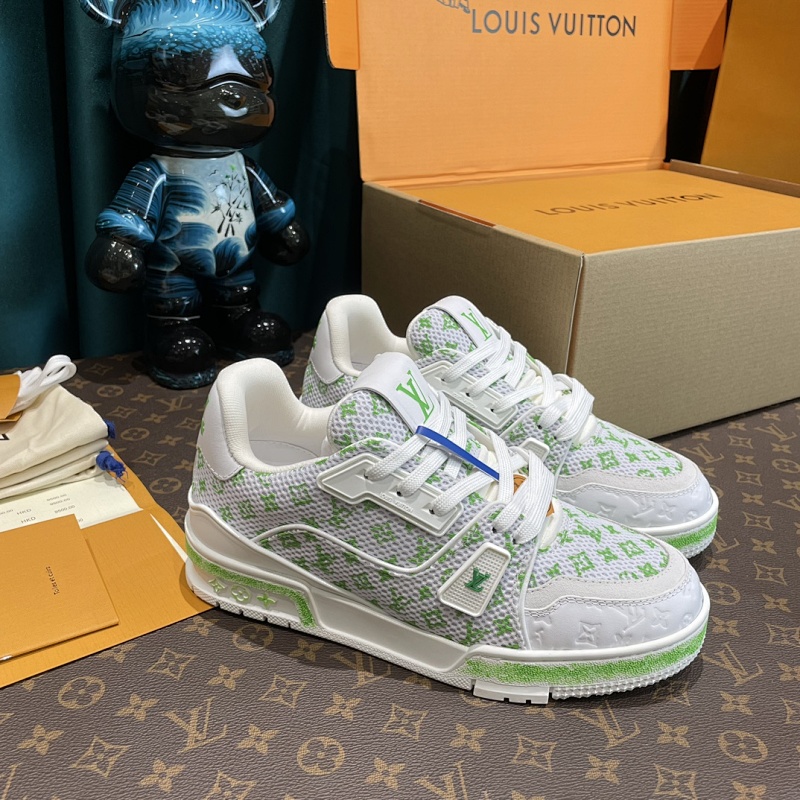 LOUIS VUITTON SNEAKERS (224)