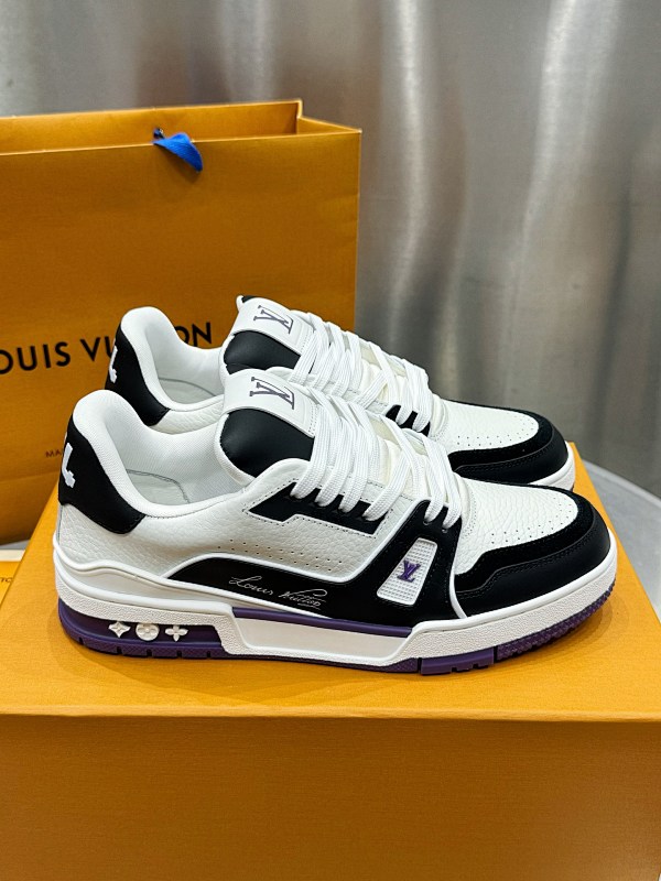 LOUIS VUITTON SNEAKERS (203)